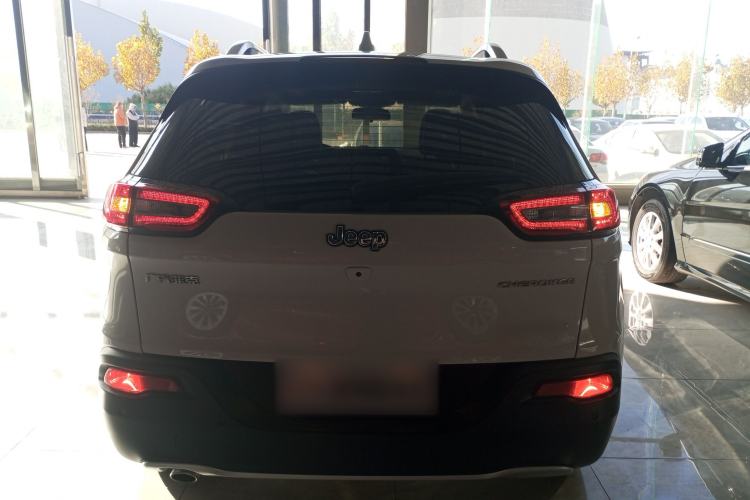 Used  Cherokee 2017 2.0L Superior Edition
