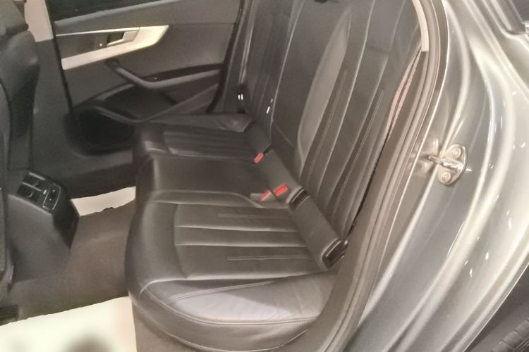 Used Audi A4L 2018 30th Anniversary Edition 40 TFSI Fashion Model
