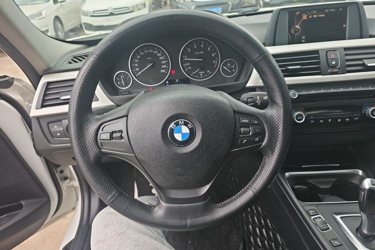 TDK.VehicleDetails.img