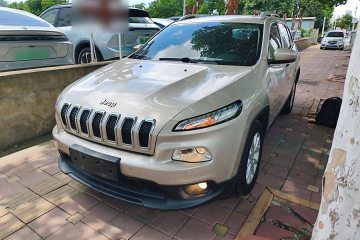 Used Jeep Cherokee 2016 2.0L Superior Edition