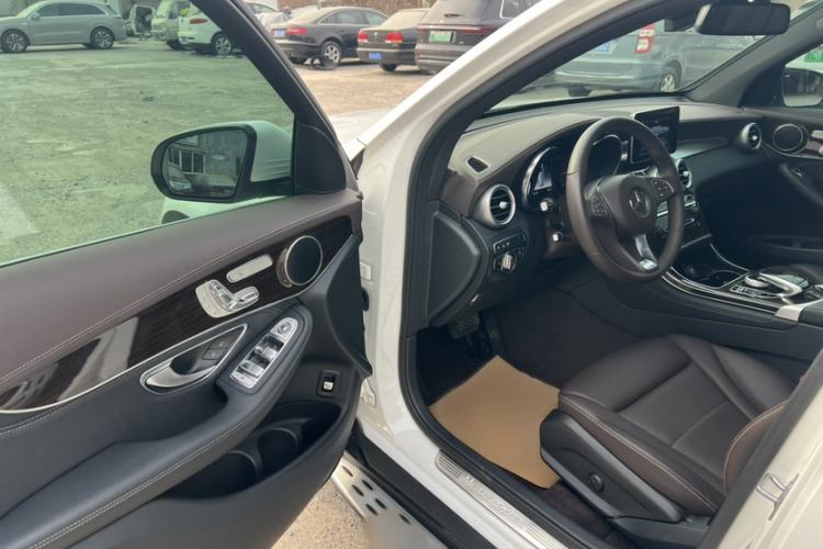 Used Mercedes-Benz GLC 2019 Facelift GLC 260 L 4MATIC Luxury Model
