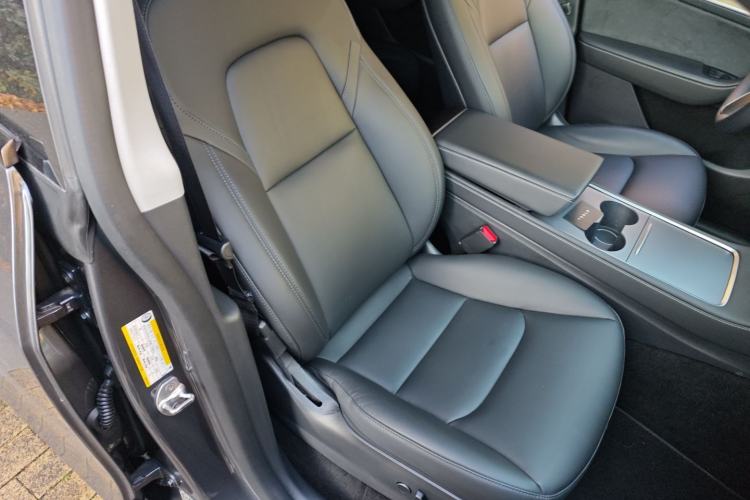 Used Tesla Model Y 2021 Long-Range All-Wheel-Drive Version 3D7