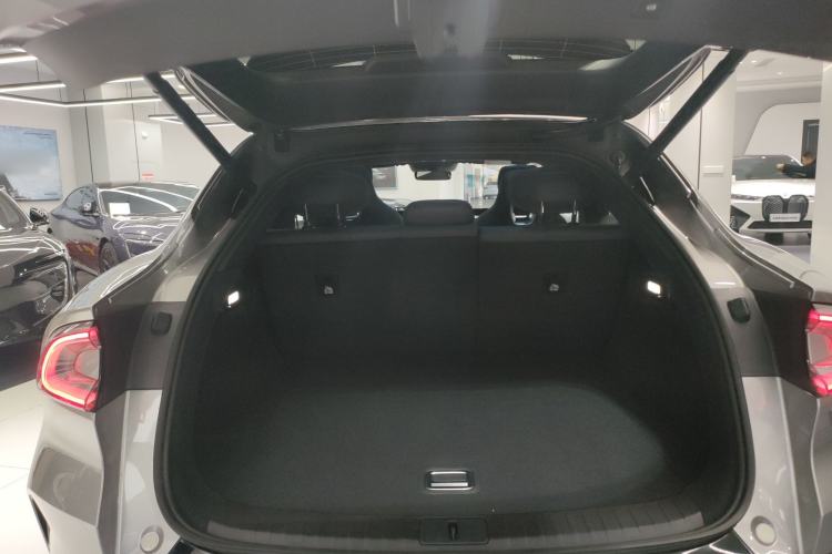 Used  YU7 2025 Ultra-Long Range High-Performance All-Wheel-Drive Max Edition