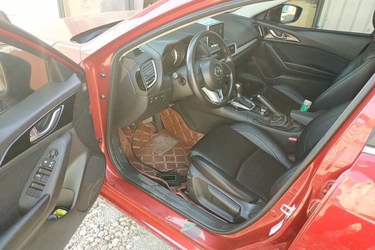 Used Mazda Mazda 3 Axela 2014 Sedan 1.5L Automatic Luxury Model
