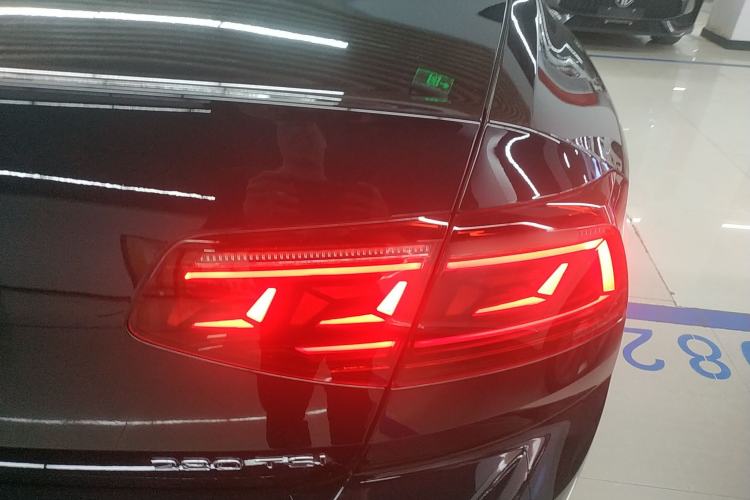 Used Volkswagen Magotan 2023 2 Million Units Limited Edition 280TSI DSG Leading Version