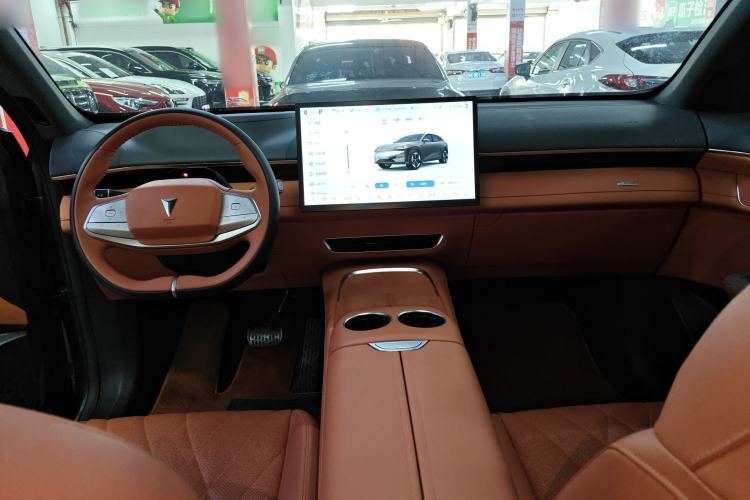 Used  S07 2023 200Max Range-Extended Version
