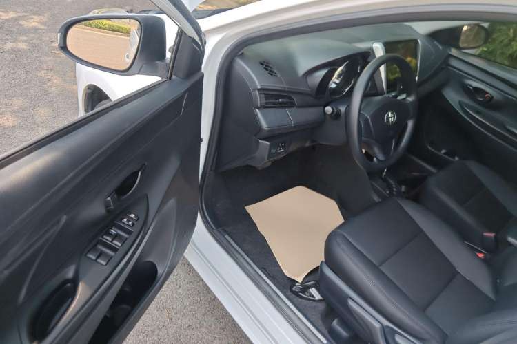 Used Toyota YARiS L 2016 Revised 1.5E CVT Charming Edition
