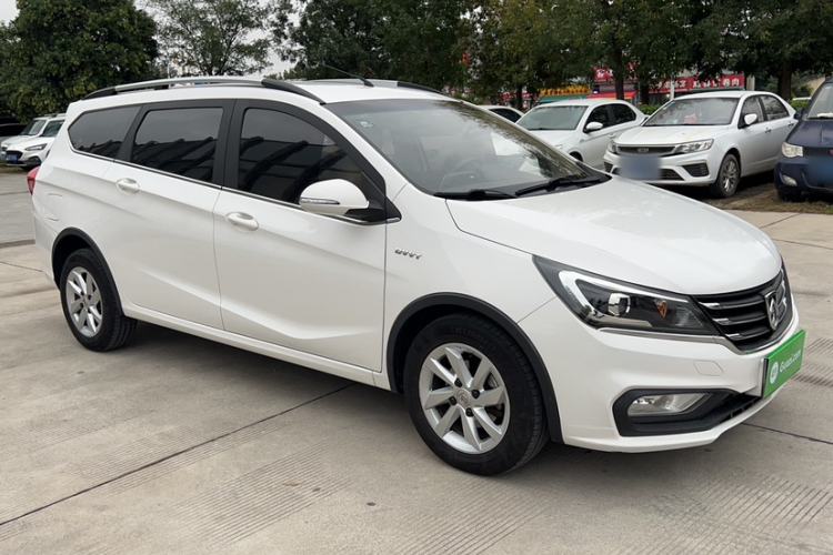 Used Baojun 310W 2017 1.5L Manual Fashion Model China V