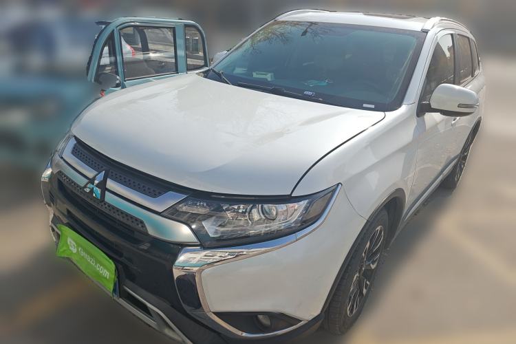 Used Mitsubishi Outlander 2019 2.0L Two-Wheel Drive Comfort Edition 5 Seats China VI Standard
