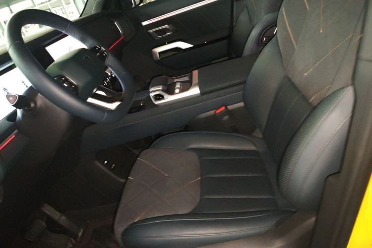 Used  G318 2025 Worry-Free Cross-Country Edition Four-Wheel Drive Distant Mountains Version
