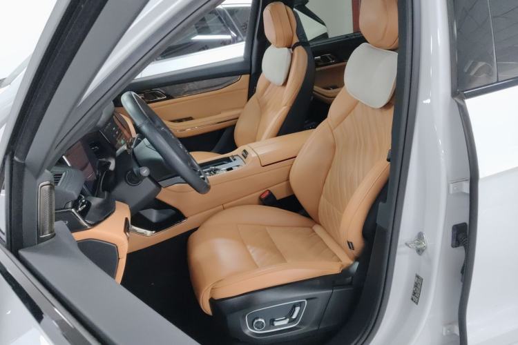 Used Lynk & Co 09 2021 2.0T Halo Six-Seater