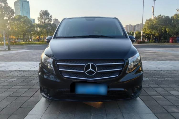 Used Mercedes-Benz Vito 2018 2.0T Elite Version 9 Seats China VI Emission Standard
