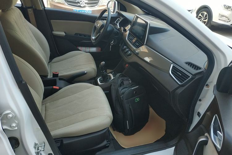 Used Baojun 310W 2017 1.5L Manual Comfort Version China VI Emission Standard
