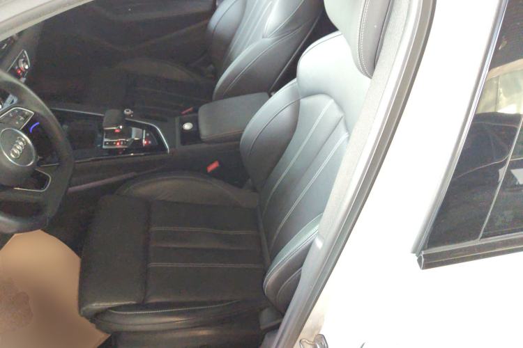 Used Audi A4L 2023 40 TFSI Luxury Dynamic Model
