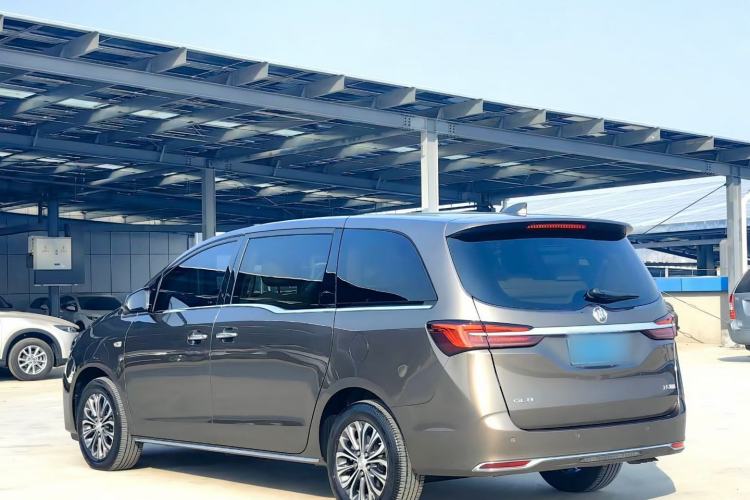 Used Buick GL8 2023 Facelifted Land Cruiser Executive Luxury Version
