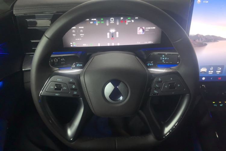 Used Denza Z9 2024 1100 km Four-Wheel Drive Max Version
