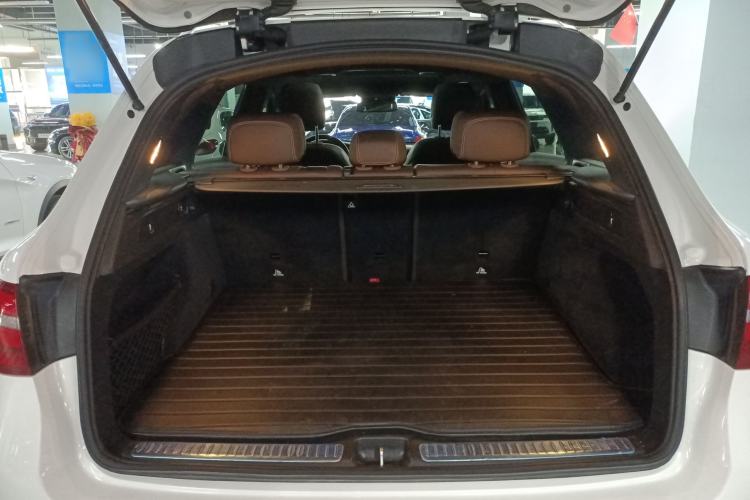 Used Mercedes-Benz GLC 2019 Facelift GLC 260 L 4MATIC Luxury Model
