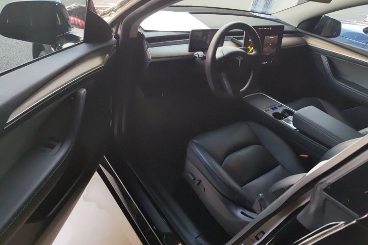 Used Tesla Model Y 2022 Rear-Wheel-Drive Version
