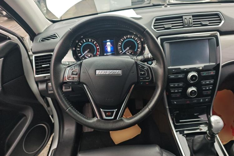 Used Haval H2 2016 Red-Label 1.5T Manual Two-Wheel Drive Luxury Model
