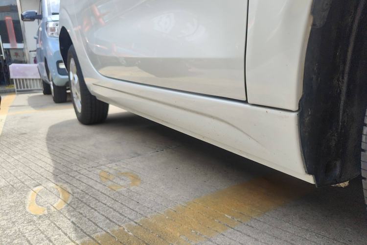 Used Roewe Clever 2021 302 km New Four-Seater Super-Efficient Version
