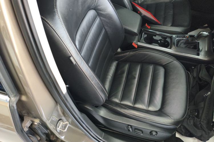 Used Volkswagen Passat 2017 330TSI DSG Luxury Edition
