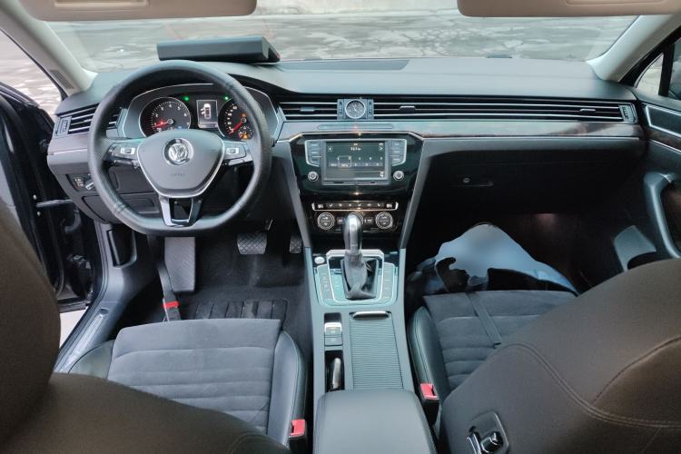 Used Volkswagen Magotan 2017 330TSI DSG Luxury Model
