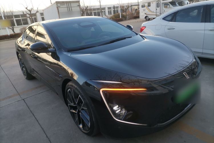 Used  12 2025 Max Extended-Range Edition