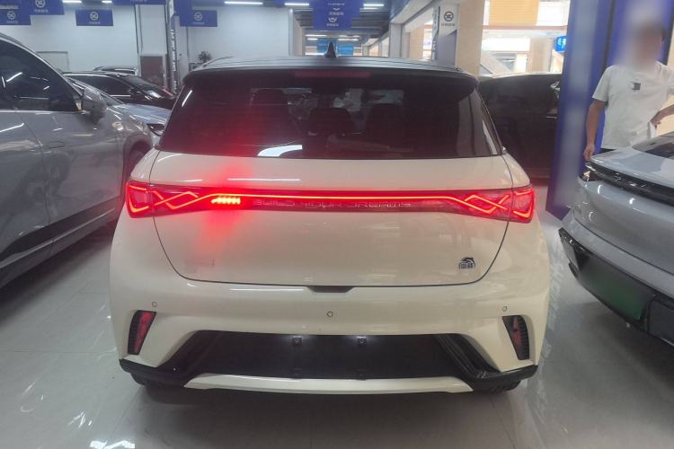 Used BYD Dolphin 2023 420 km Fashion Edition
