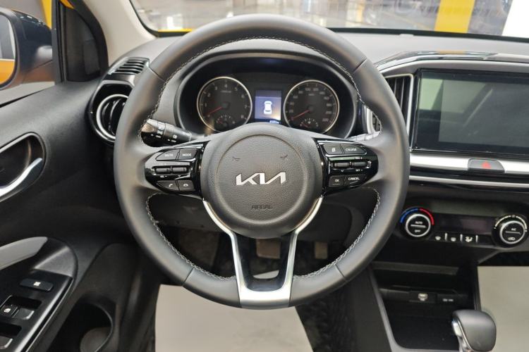 Used Kia kx1 Stonic 2021 1.4L CVT Sunroof Model