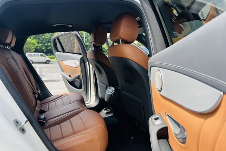 Used Mercedes-Benz GLC Coupe 2022 Refreshed GLC 260 4MATIC Coupe SUV
