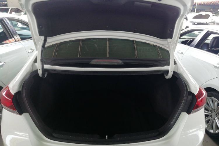 Used Hyundai Elantra 2016 1.6L Automatic ZhiXuan – Elite Version