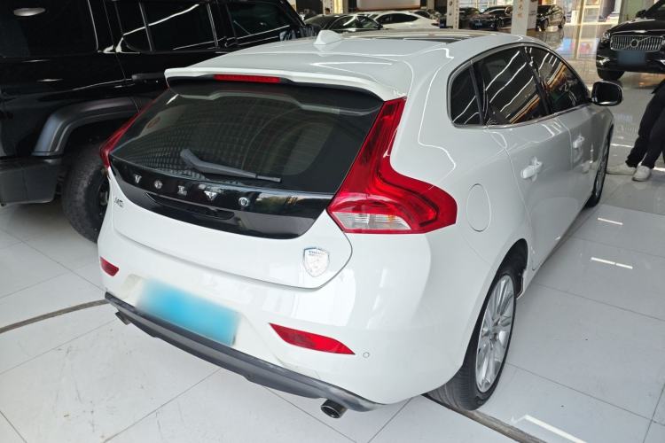 Used Volvo V40 2015 1.6T Zhiya Edition