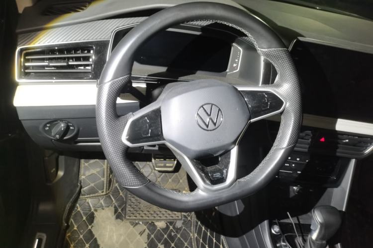 Used Volkswagen Tiguan L 2022 330TSI Automatic Two-Wheel Drive R-Line Enhanced Edition