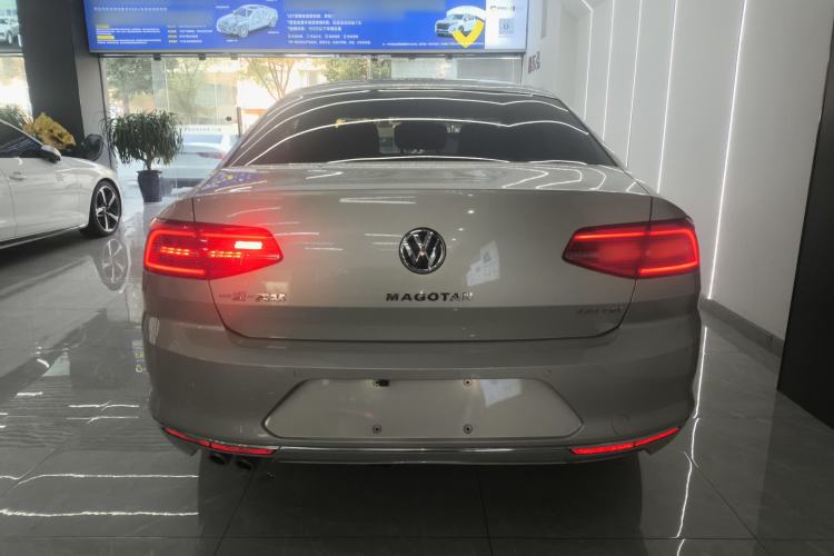 Used Volkswagen Magotan 2018 330TSI DSG Advanced Model
