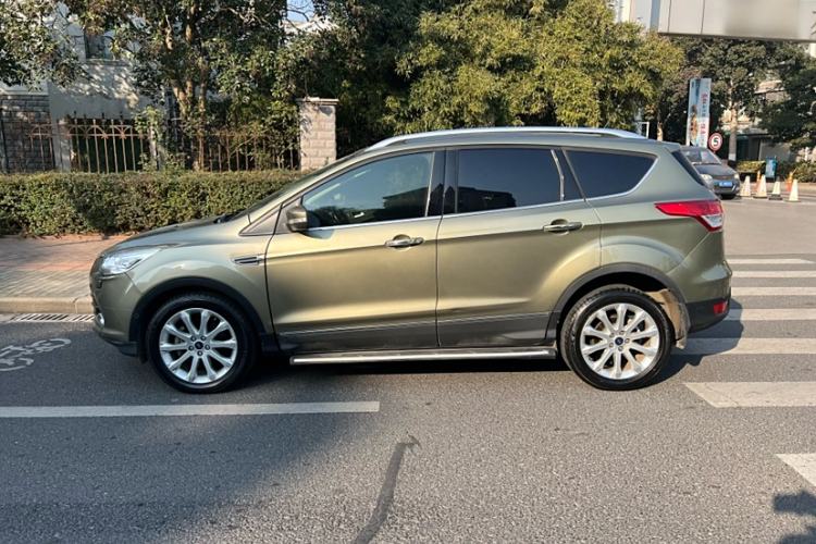 Used Ford Kuga 2015 2.0L GTDi Four-Wheel Drive Prestige Model
