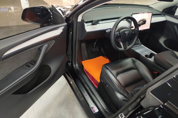 Used Tesla Model Y 2023 Rear-Wheel-Drive Version
