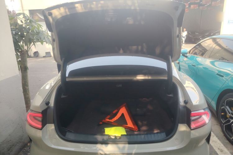 Used  SU7 2024 Rear-Drive Long-Range Intelligent Driving Version
