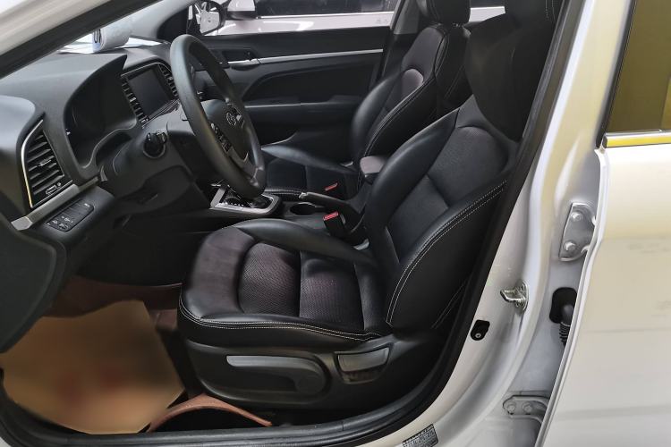 Used Hyundai Elantra 2016 1.6L Automatic ZhiXuan – Elite Version
