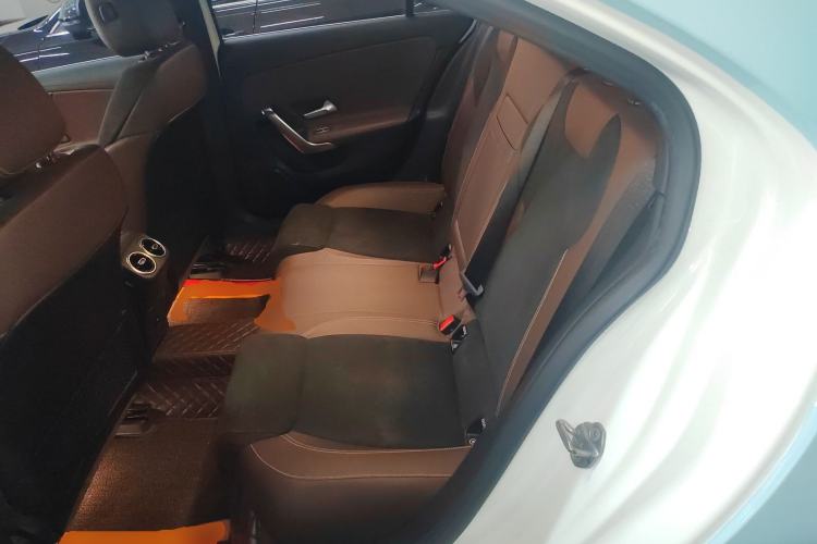 Used Mercedes-Benz A-Class 2022 Second Facelift A 200 L Sport Sedan Fashion Version
