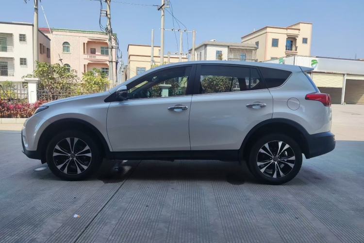 Used Toyota RAV4 2015 2.5L Automatic 4x4 Elite Edition
