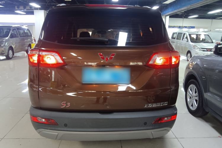 Used Wuling Hongguang S3 2019 1.5L Manual Luxury Model China VI Standard
