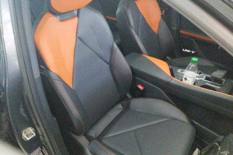 Used Changan UNI-V iDD 2023 ZhiDian iDD 1.5T 113km Smart & Fun Version
