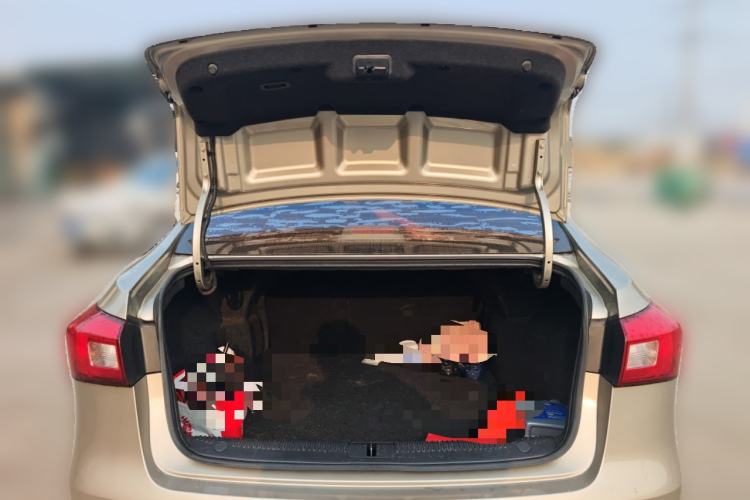 Used Roewe 360 2015 1.5L manual luxury edition
