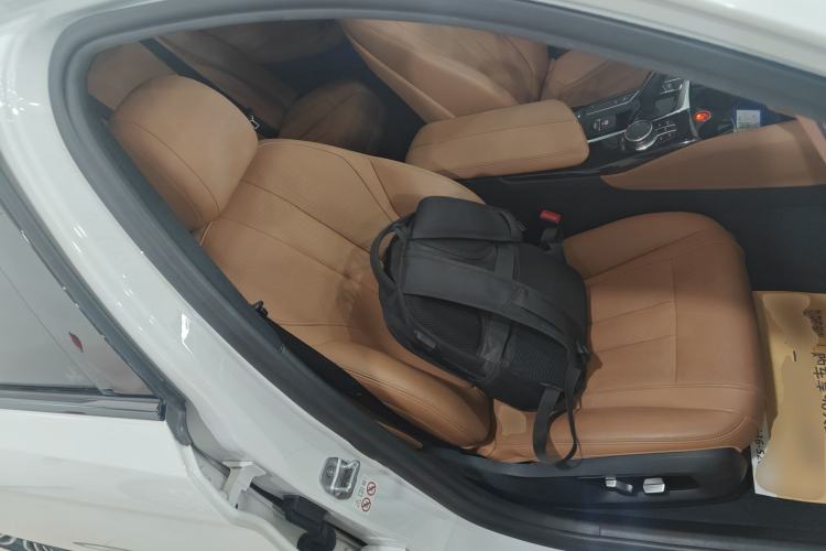 Used BMW 5 Series 2018 Restyled 530Li Luxury Edition M Sport Package
