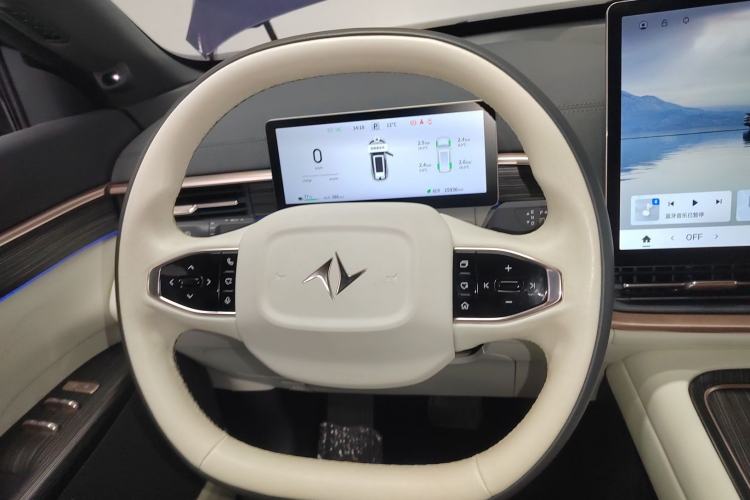 Used  eπ008 2024 636Max All-Electric Version 6 Seats
