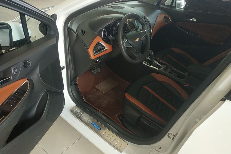 Used Chevrolet Cruze 2017 1.5L Automatic Pioneer Sunroof Edition