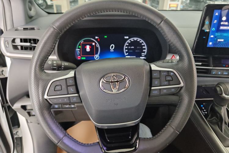 Used Toyota Sienna 2021 2.5L Hybrid Platinum Edition
