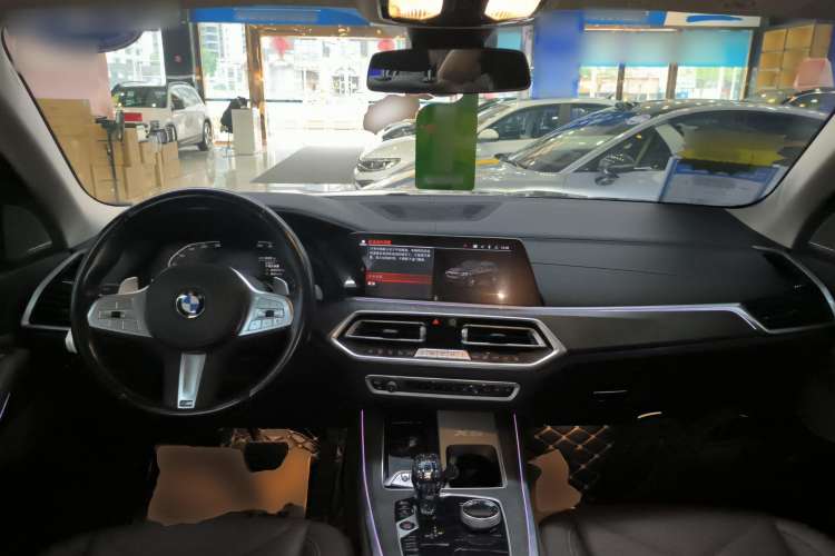 Used BMW X5 2022 Restyled xDrive 30Li Luxury Version M Sport Package
