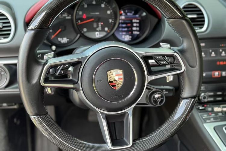 Used Porsche 718 2016 Cayman 2.0T
