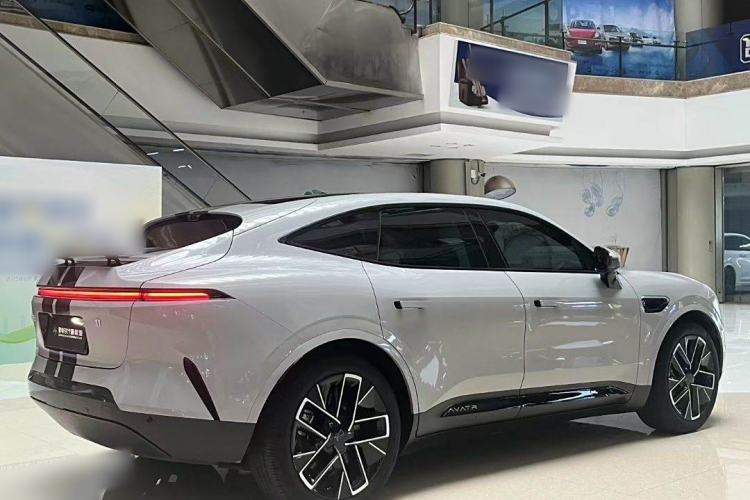 Used  11 2024 630 Rear-Wheel Drive Edition with Three Lasers
